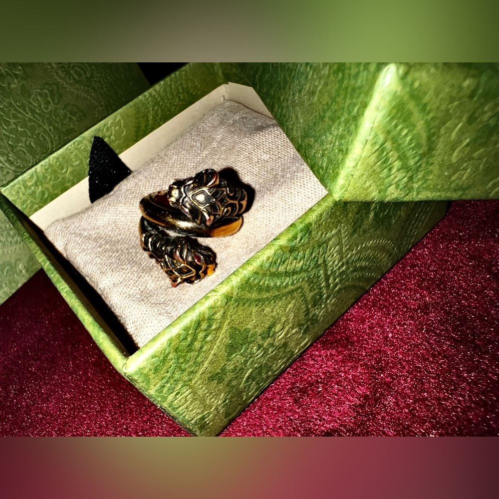 Gucci ‘Twist’ Tiger Head (Red Crystal Eyes) Double Banded Ring - Picture 5 of 13